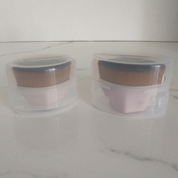 New Trendy Flawless Kabuki Makeup Brush Set - One of Each Size with Case - Picture 8 of 11